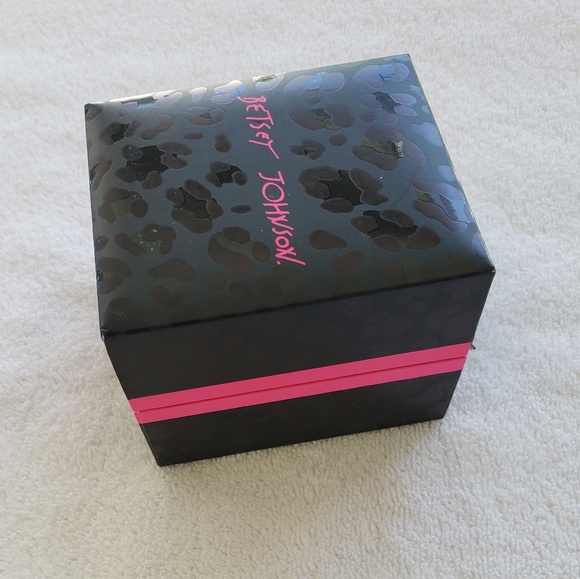 Betsey Johnson Summertime secrets floral watch - Picture 7 of 8